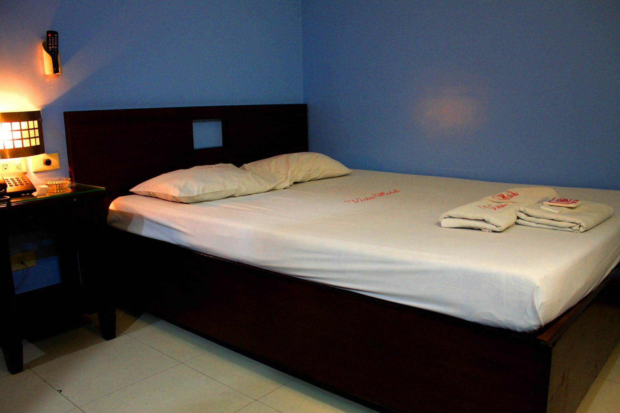 Vista Apartelle Макати Экстерьер фото