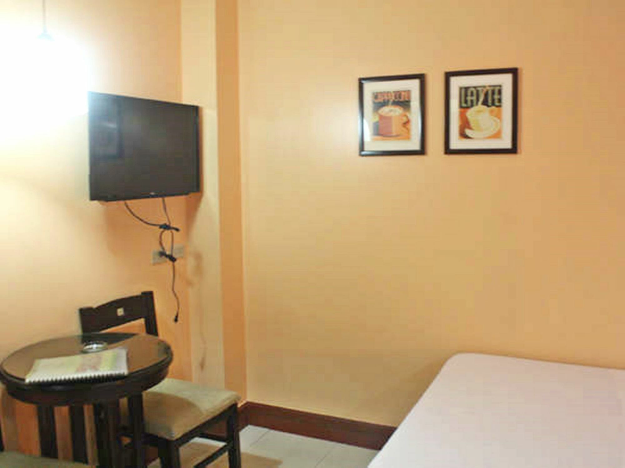 Vista Apartelle Макати Экстерьер фото